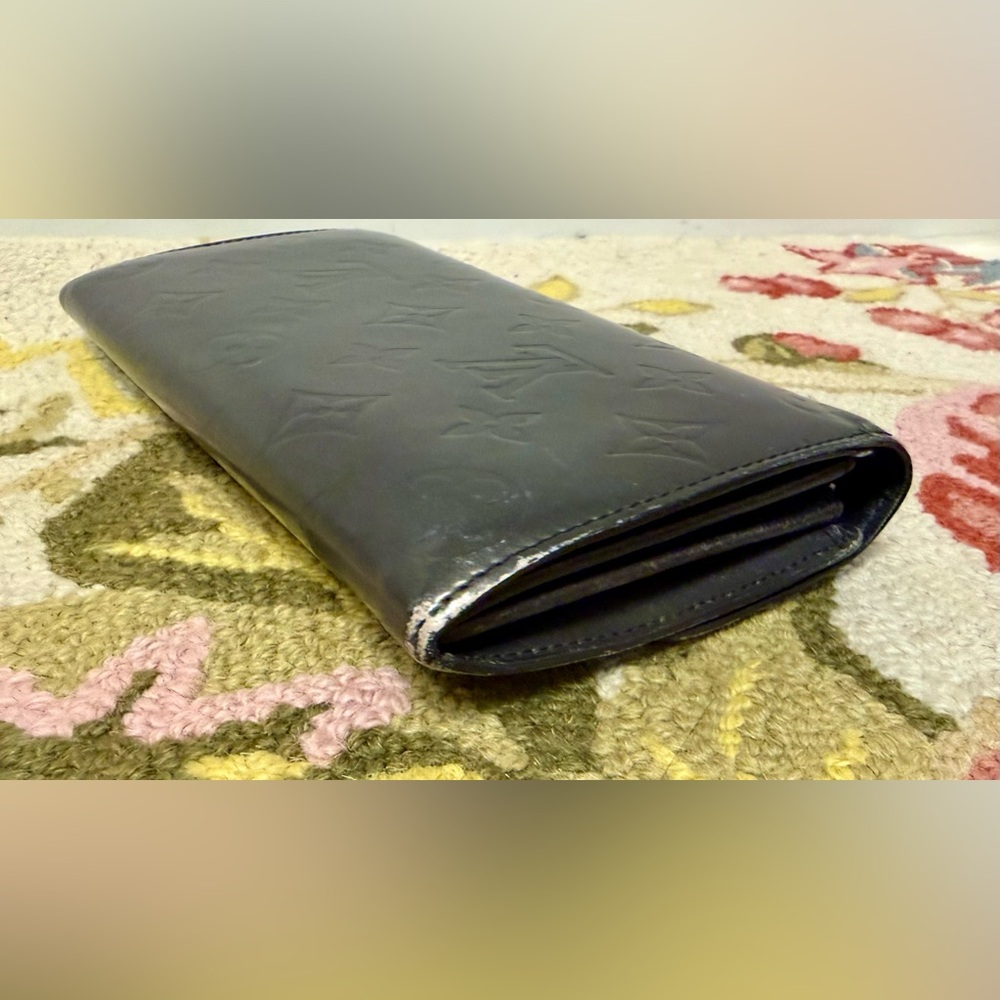 SOLD LOUIS VUITTON Metallic Monogram Vernis Sarah Long Bi-Fold Wallet - Picture 16 of 16
